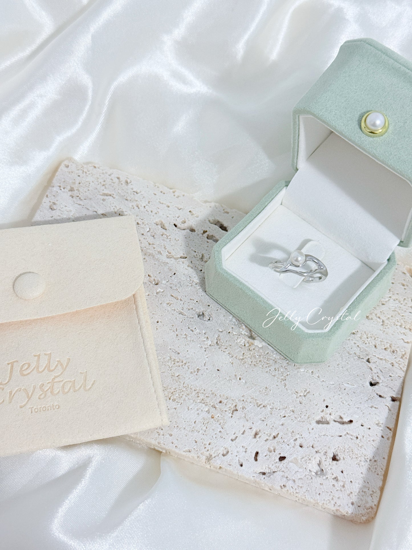 The Fluid Pearl in Sterling Silver
