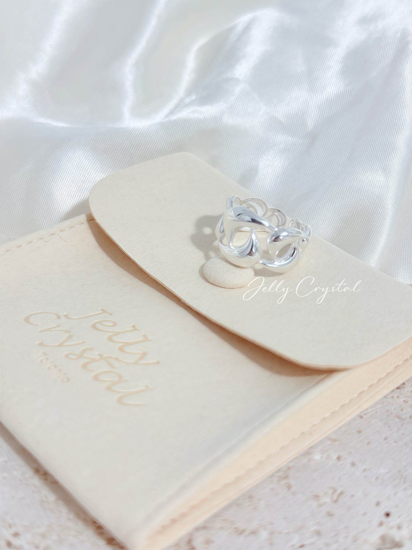 The Seoul Contour in Sterling Silver