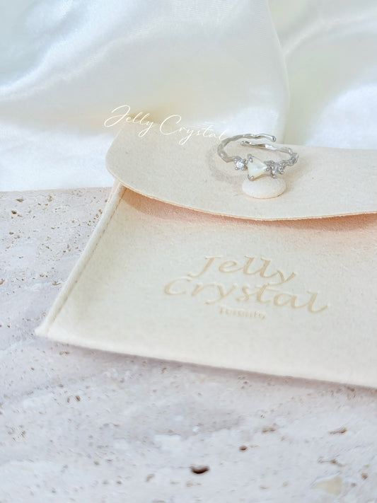 Triangle Shell Zicron Silver Ring