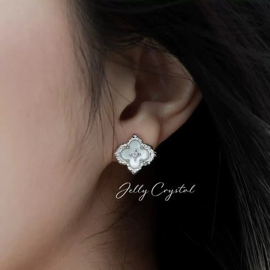 Opera Clover Relief Silver Studs