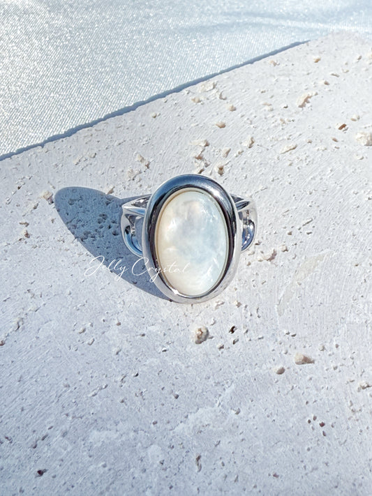 Ello Shell Ring in Sterling Silver