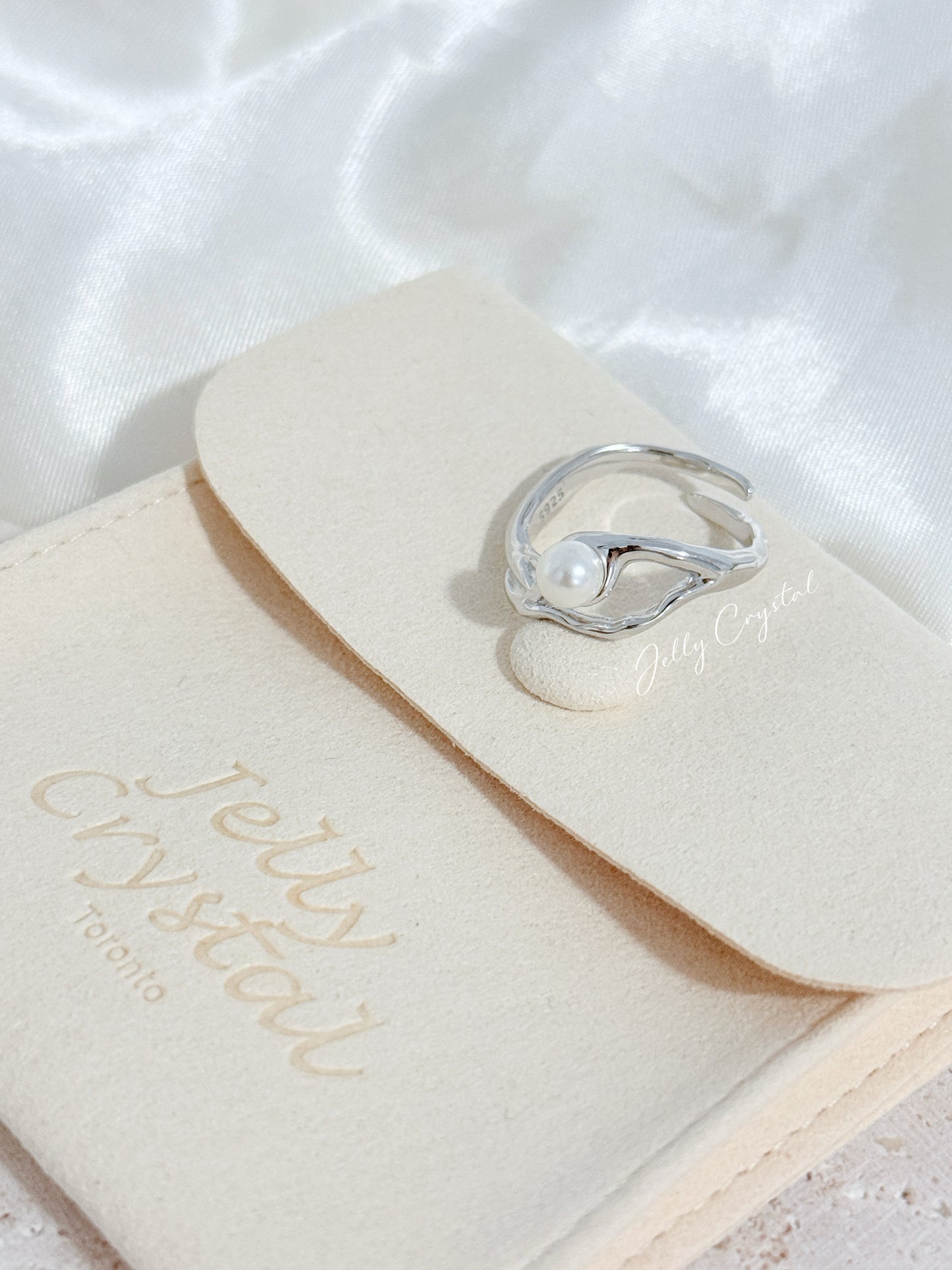 The Fluid Pearl in Sterling Silver