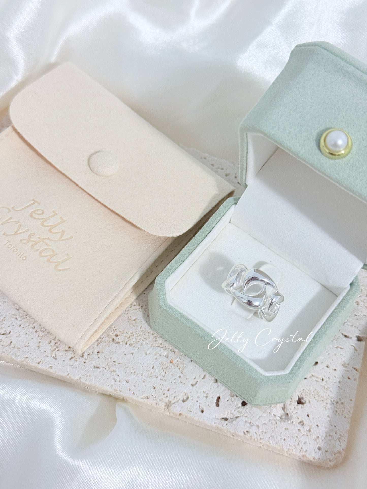 The Seoul Contour in Sterling Silver