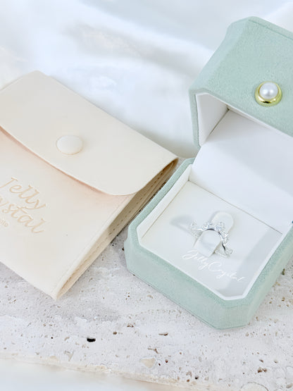 Cubic Zirconia Vine Sliver Ring (Clear/Lavender)
