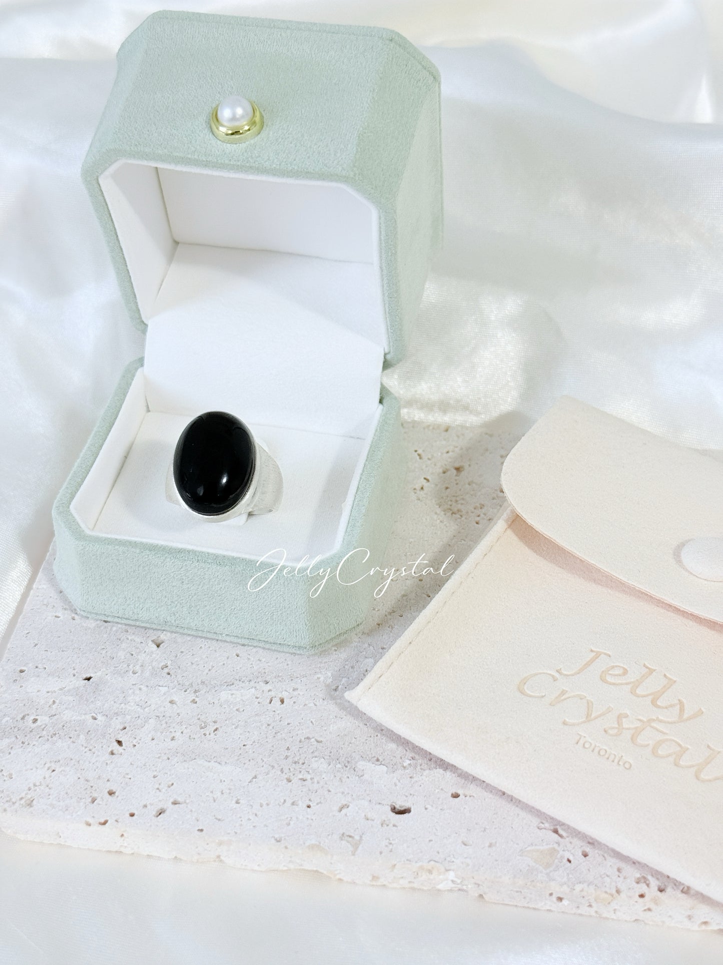 Bold Oval Agate Ring (Black / White)