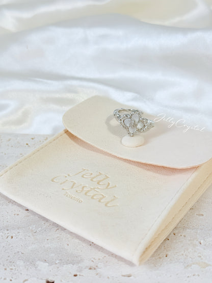 Opera Clover Relief Silver Ring