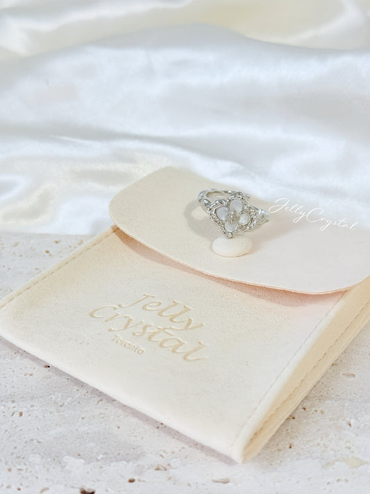 Opera Clover Relief  Sliver Ring