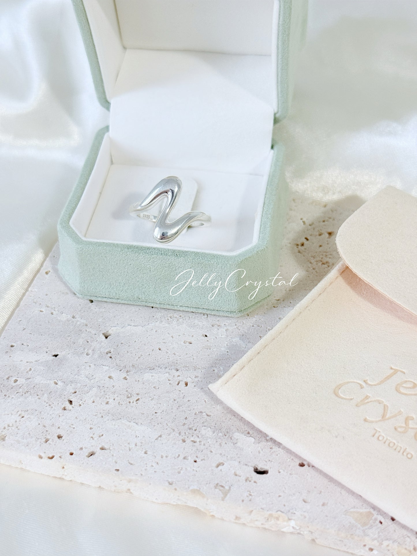 Smooth Z-Wave Sterling Silver Ring