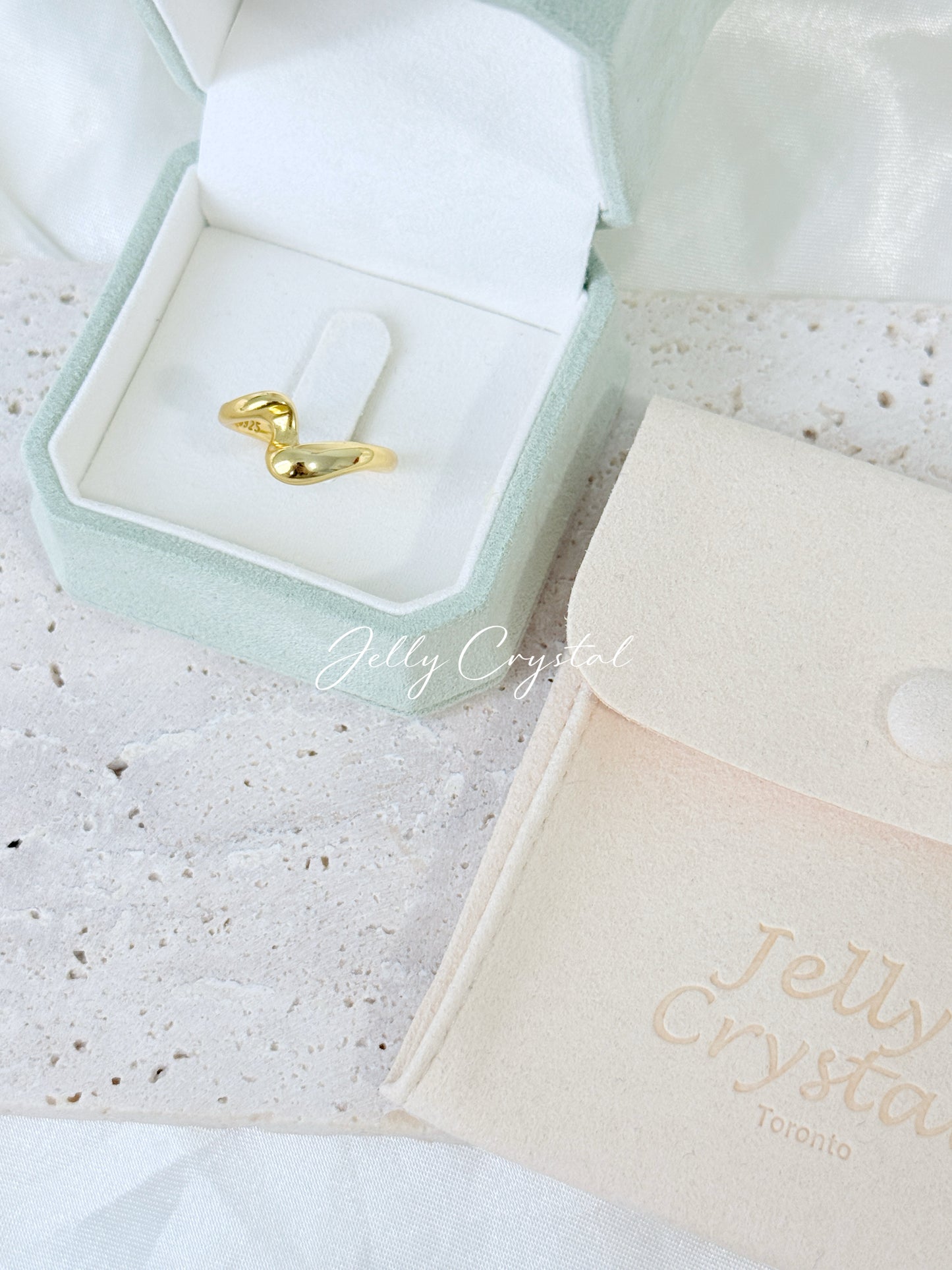 Twist Wave Gold Ring