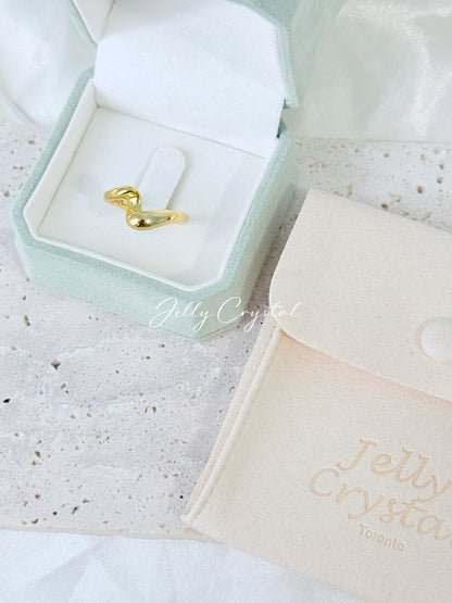 Twist Wave Gold Ring