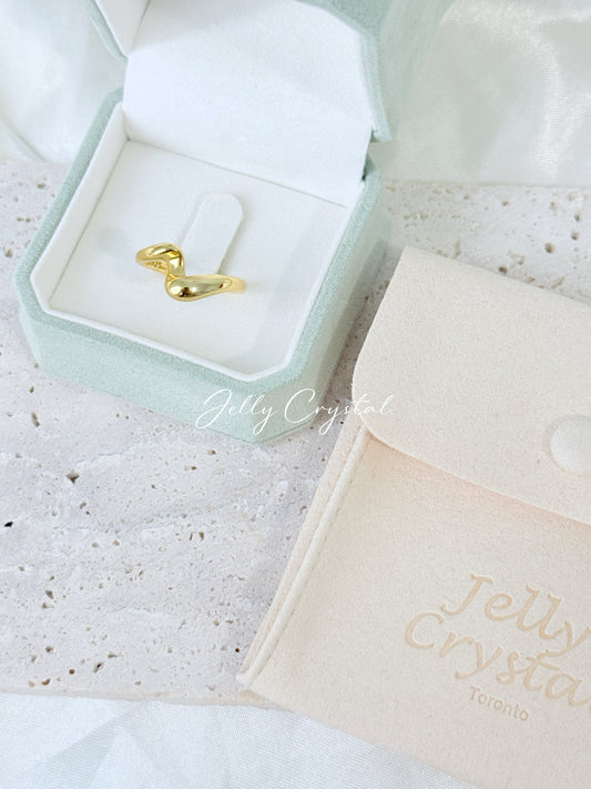 Twist Wave Gold Ring