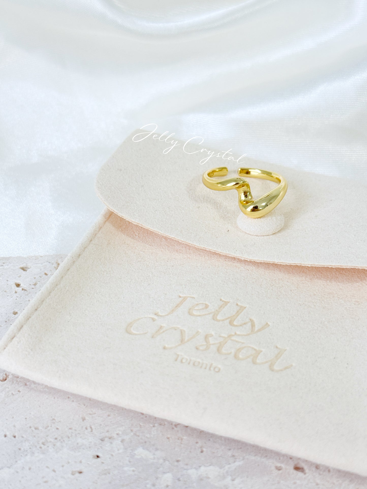 Twist Wave Gold Ring