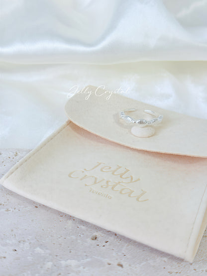 Seashell Row Silver Ring