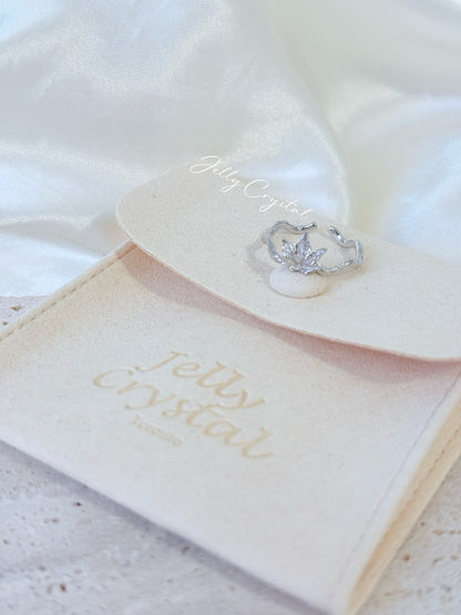 Maple Leaf Sliver Ring