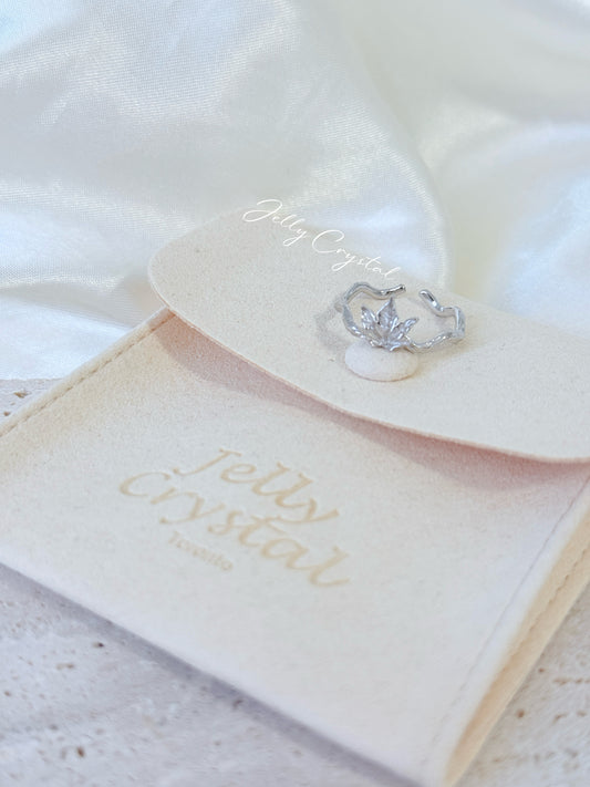 Maple Leaf Sliver Ring