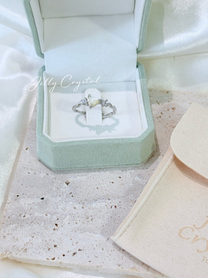 Triangle Shell Zicron Silver Ring