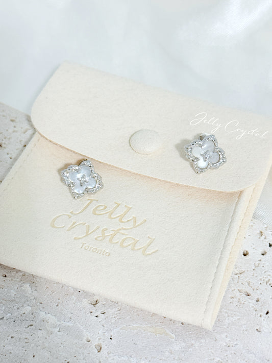 Opera Clover Relief Silver Studs